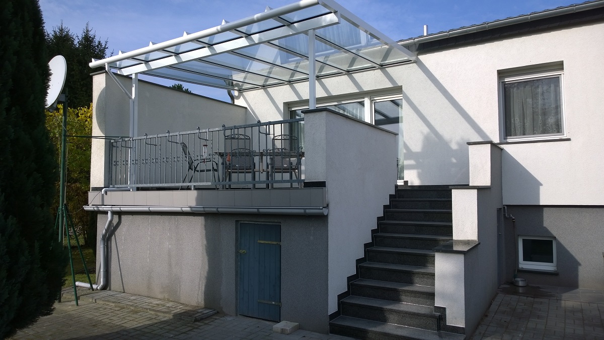 Terrase mit Terrassendach Elegant Line